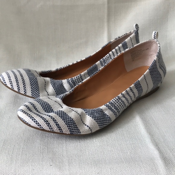 nine west carmen flats